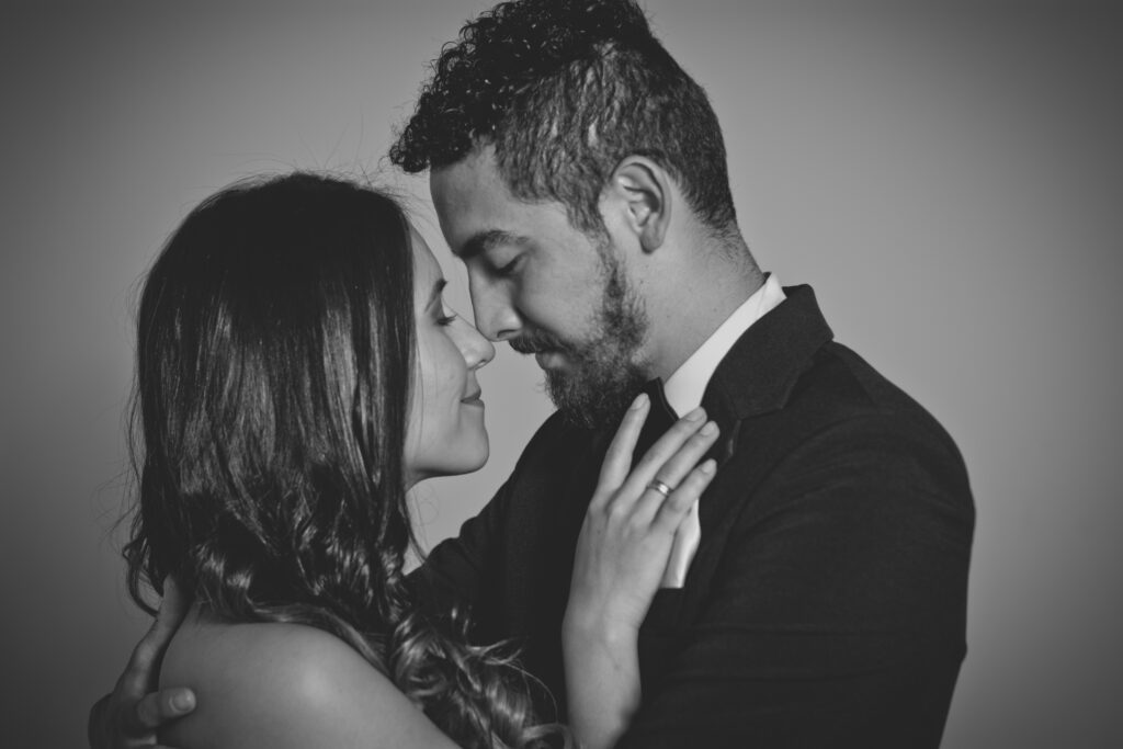 Historias - Matrimonios Reales en Colombia SESIÓN DE FOTOS DE NOVIOS EN BOGOTÁ FOTÓGRAFO DE NOVIOS EN COLOMBIA - Foto Mémora
